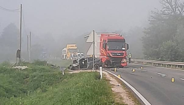 Dvije osobe poginule u saobraćajnoj nesreći kod Maglaja
