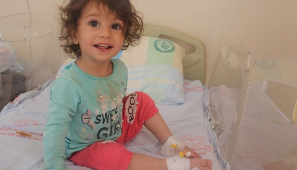 Dvogodišnjakinja ugrizla zmiju