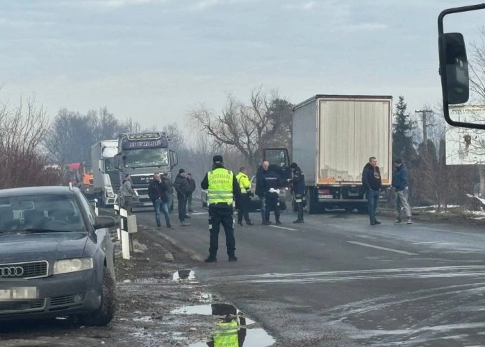 Dvoje ljudi poginulo, dvoje povrijeđeno u sudaru kod Lazarevca