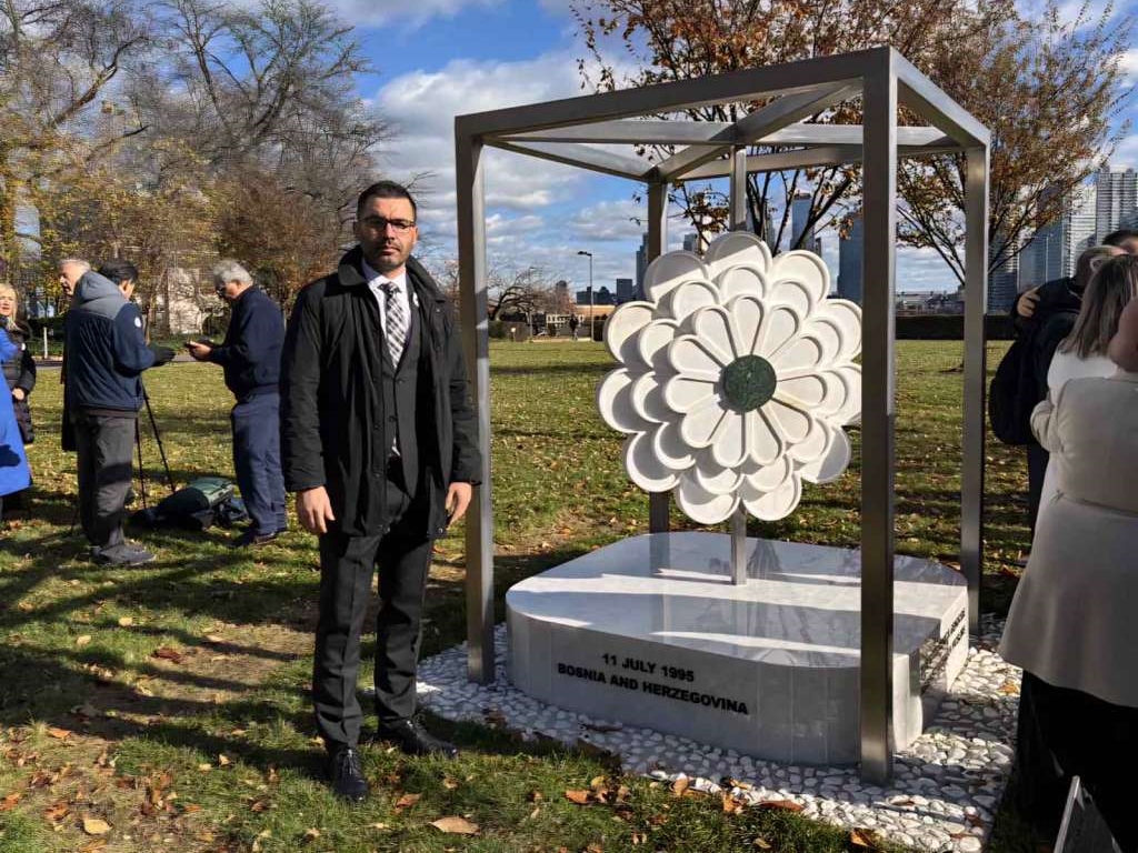 Džananović: Spomenik "Cvijet Srebrenice" značajan u afirmaciji istine o genocidu nad Bošnjacima