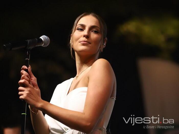 Džejla Ramović odgodila koncert u Kaknju zbog tragedije na Elbrusu