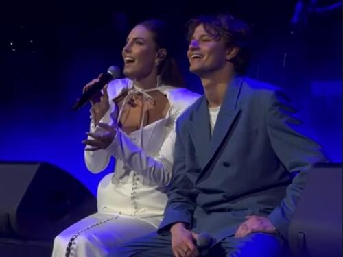 Džejla Ramović zapjevala s Jakovom Jozinovićem na koncertu u Beogradu