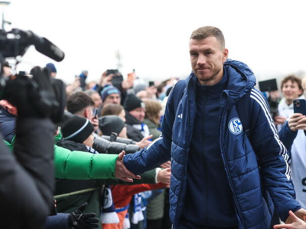 Džeko se vraća: Evo kada bi trebao ponovo zaigrati za Schalke