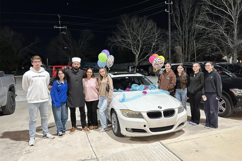 Efendija Sadik na poklon od džematlija dobio luksuzni BMW