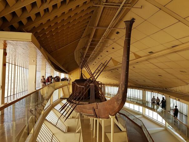 Egipat počinje ponovno sastavljanje drevnog faraonskog broda u novom muzeju