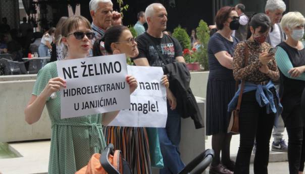 Ekološki aktivisti u Zenici protestovali protiv gradnje HE 'Janjići'