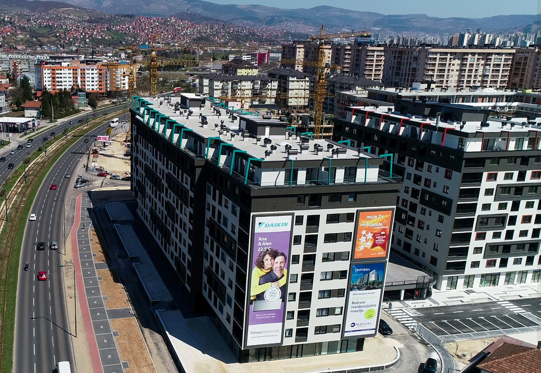 Eksplozija u naselju Bulevar na Stupu, policija na terenu