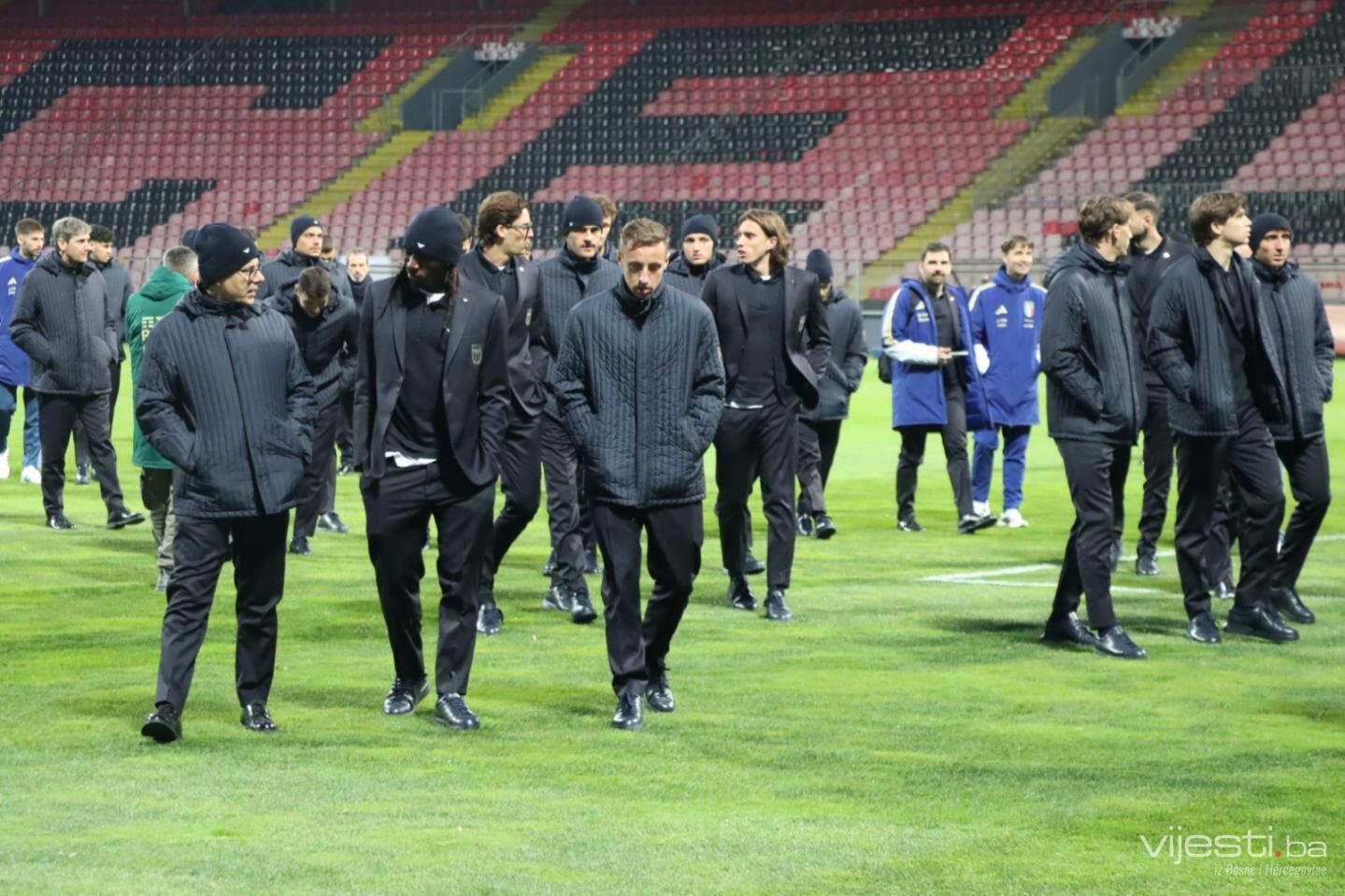 Elegantni Italijani dobro raspoloženi prošetali "Bilinim poljem"