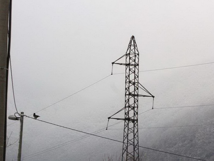 Elektroprivreda BiH: Snijeg visok jedan metar otežava popravke u ZDK i TK