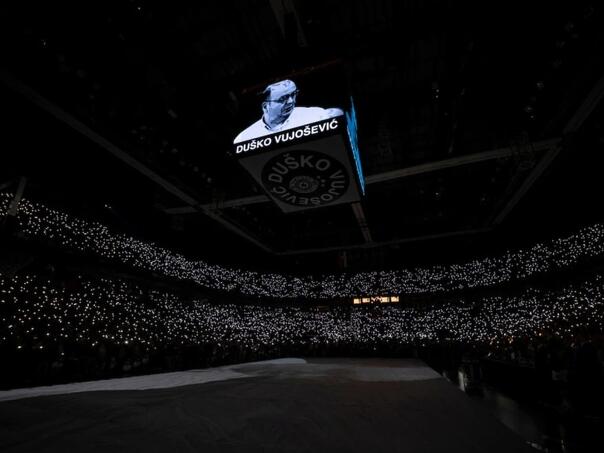 Emotivan oproštaj od Duška Vujoševića u Beogradskoj areni
