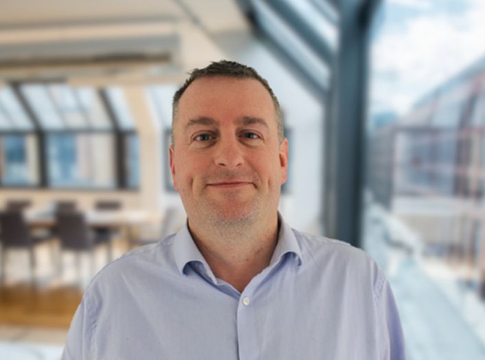 Englez optužen da je godinama drogirao svoju suprugu i dovodio muškarce da je siluju