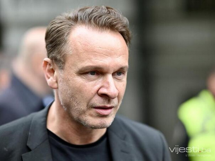 Enis Bešlagić se oglasio iz bolnice: To je odnijelo mnoge naše ljude sa estrade