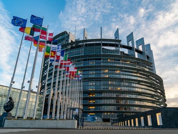 EU odobrila sporazum sa SAD-om, ali vrata ostala otvorena za sankcije