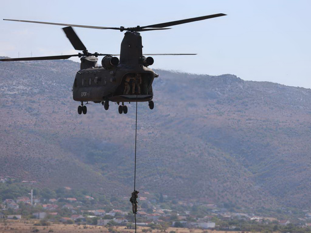 EUFOR izveo veliku pokaznu vježbu, u akciji moćni Chinook i H225M