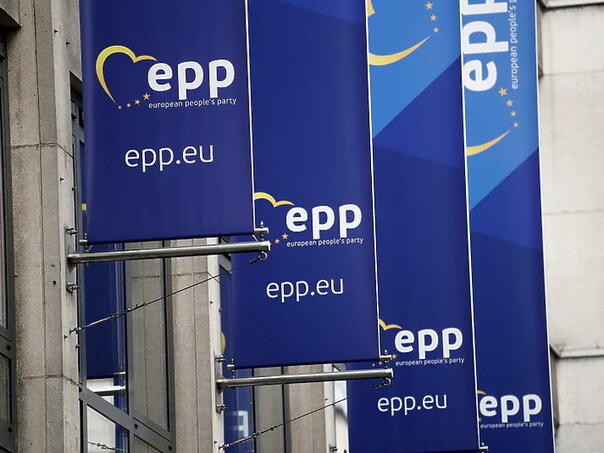Evropska narodna partija ima još dvije sedmice da odluči o strategiji