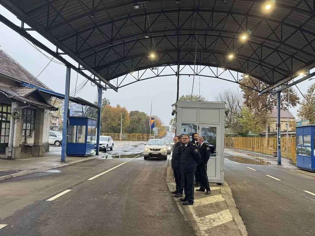 Finansijski potres u Srbiji: Iznosi se keš? Upozorena i BiH!