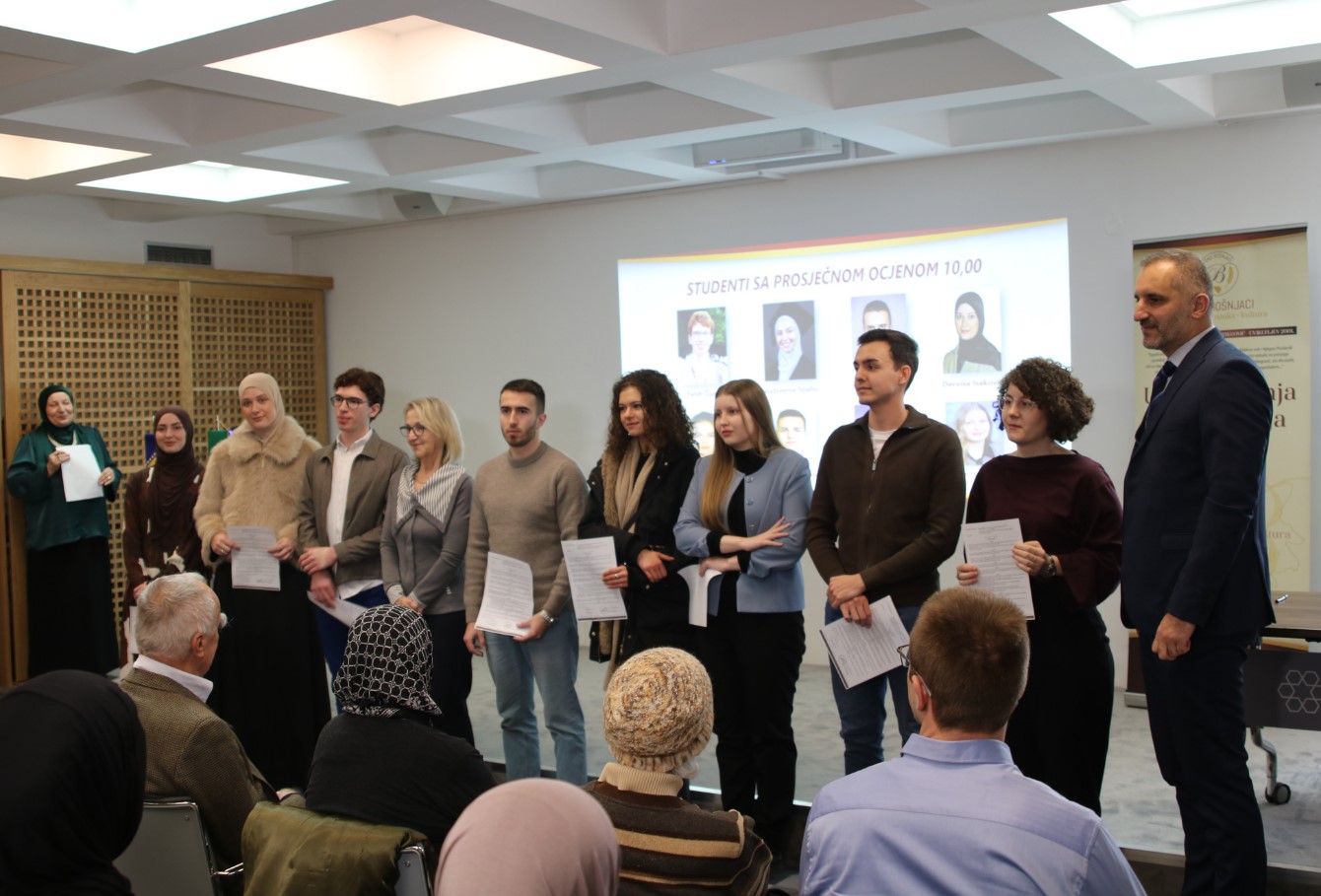 Fond koji je osnovao Alija Izetbegović podijelio 66 stipendija