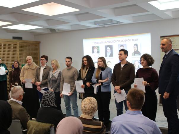 Fond koji je osnovao Alija Izetbegović podijelio 66 stipendija