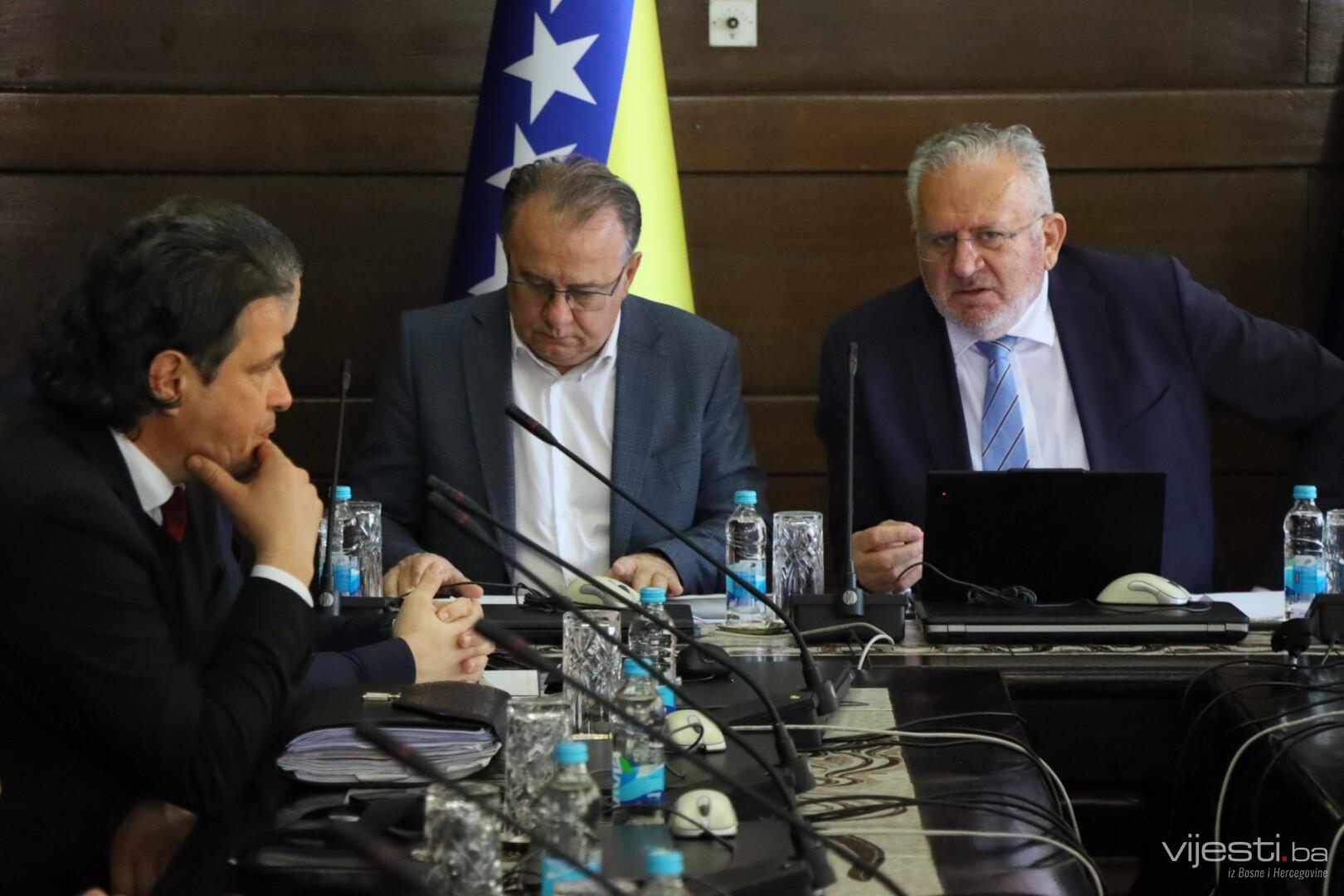 Foto: Analiza efekta Odluke o iznosu najniže plate za 2025. godinu na ESV-u