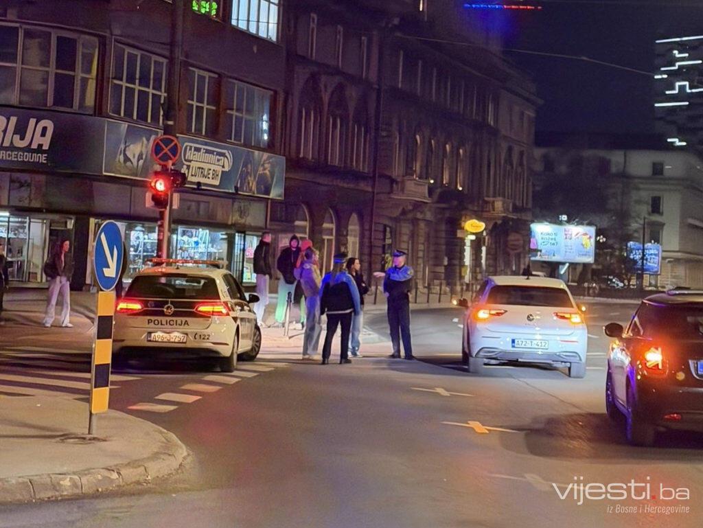 Foto: Nesreća u centru Sarajeva, policija na terenu