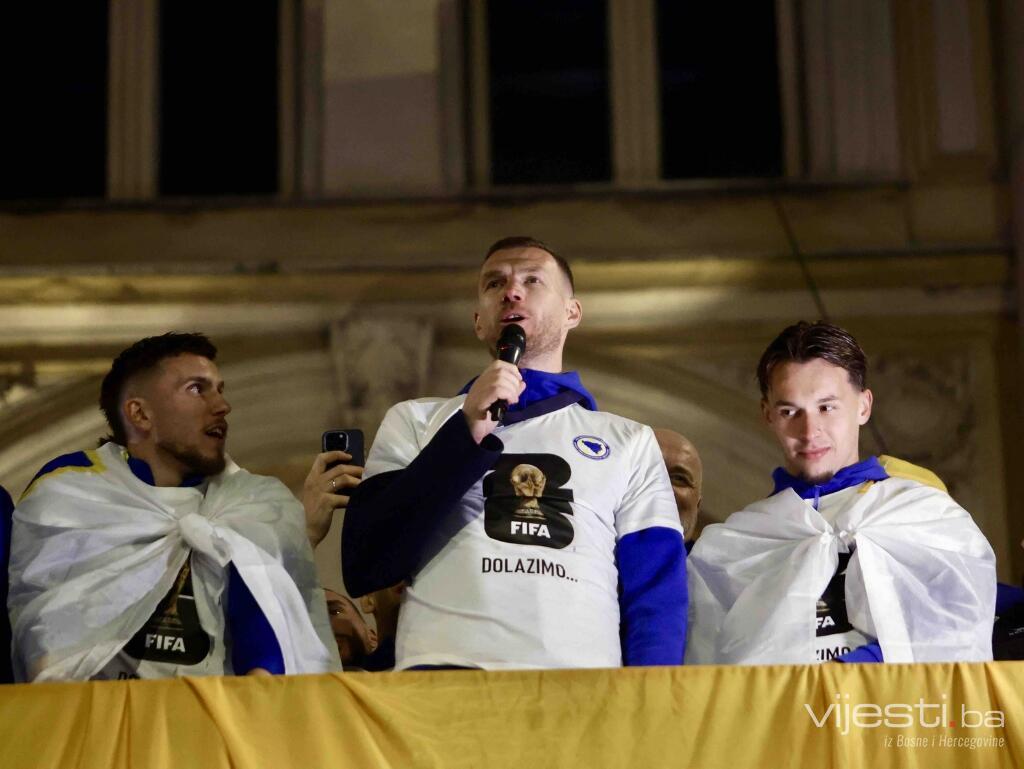 Foto/Video: Pogledajte ludnicu u Sarajevu na dočeku Zmajeva