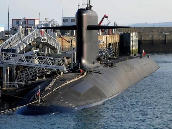 Francuska istražuje misteriozni let drona iznad baze nuklearnih podmornica