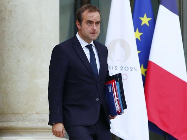 Francuska vlada najavila prve mjere nakon višednevnih protesta učenika
