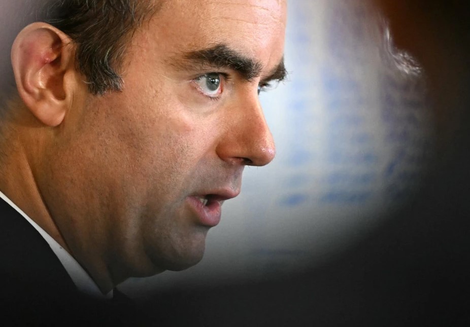 Francusku pritišću dugovi i deficit: Vlada traži milijarde eura ušteda