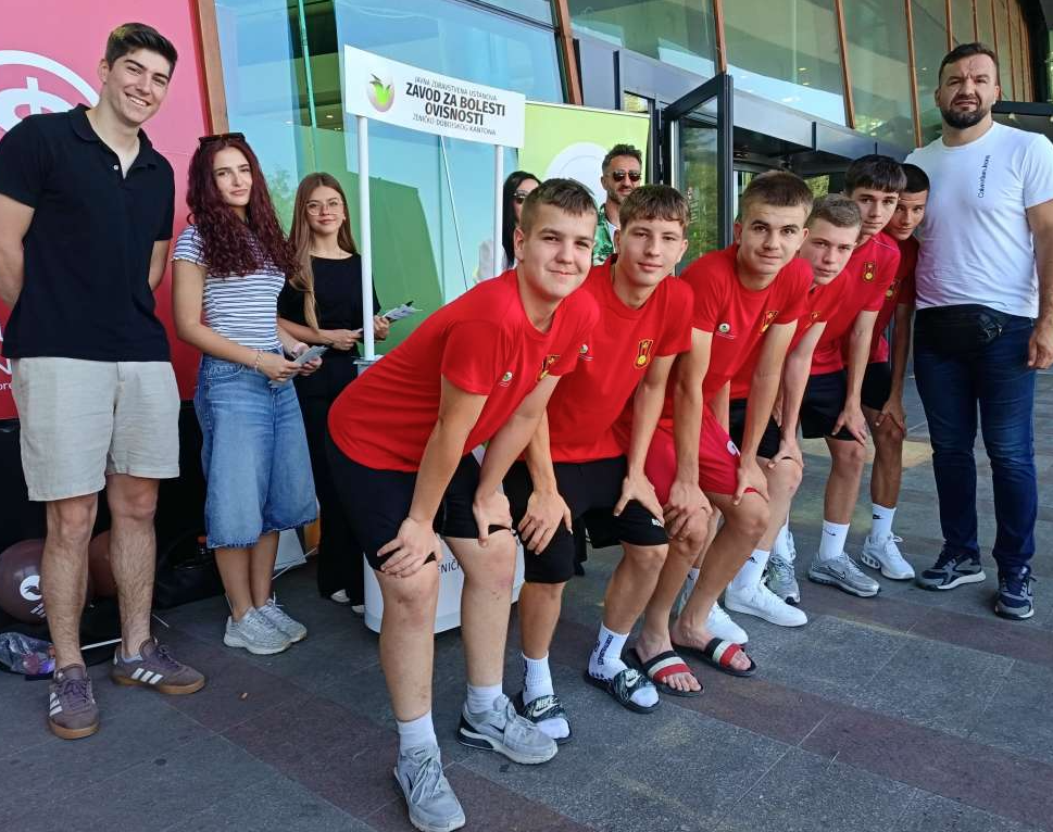 Fudbaleri, studenti i srednjoškolci u kampanji za Međunarodni dan borbe protiv zloupotrebe droga