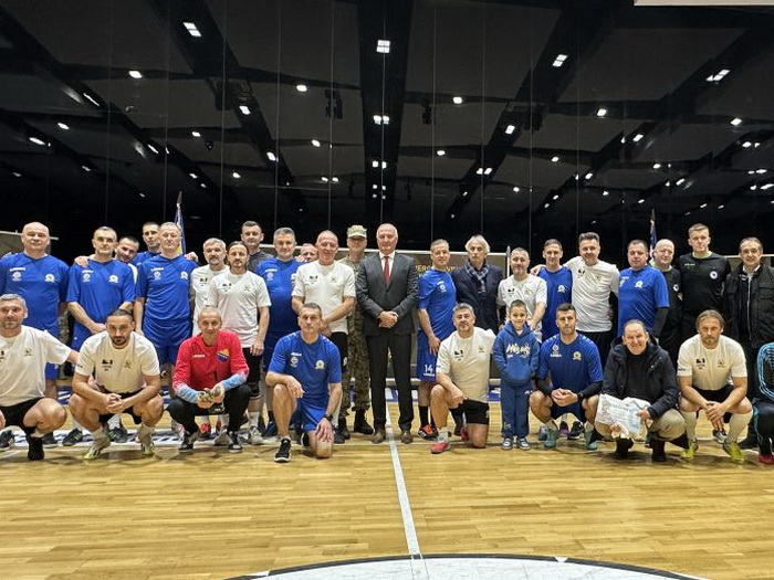 Fudbalske legende BiH odigrale revijalnu futsal utakmicu sa selekcijom Ministarstva odbrane i Oružanih snaga BiH