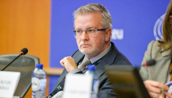 Ghaler: Uvesti EU sankcije Dodiku i zaustaviti novac za RS, Rusija i Kina neće pomoći