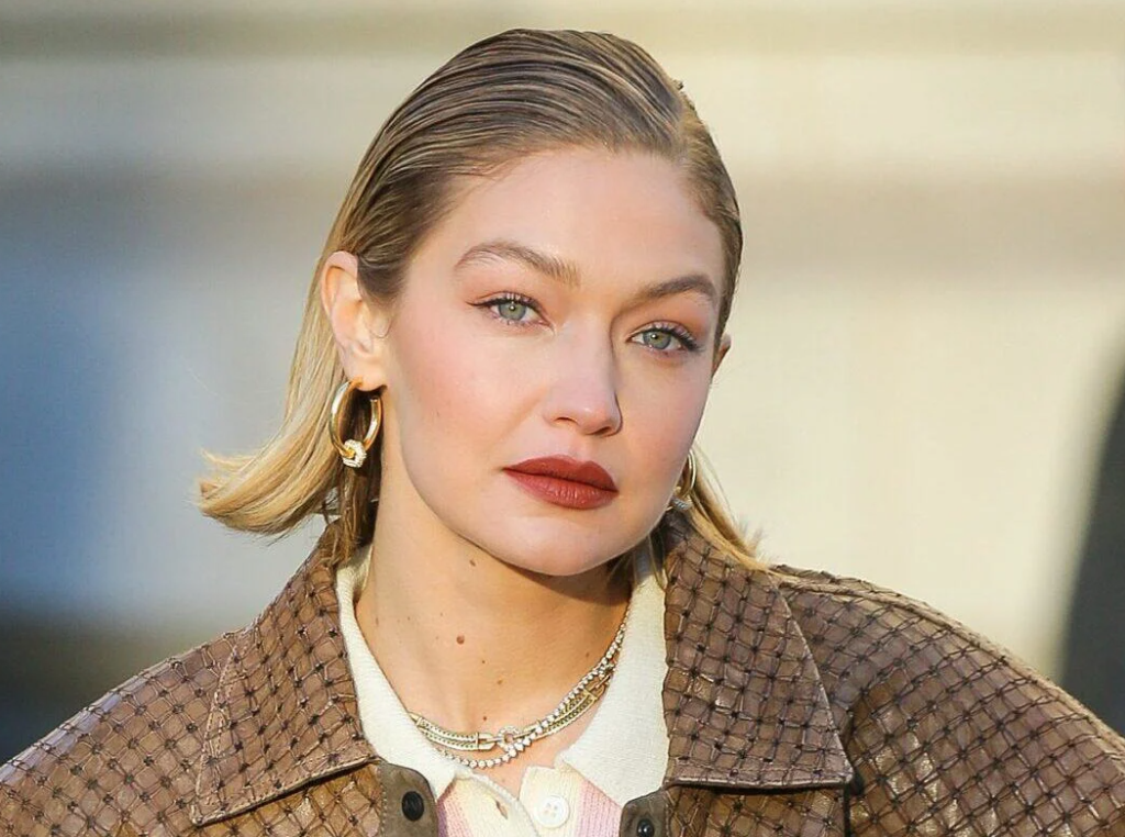 Gigi Hadid potpuno neprepoznatljiva: Nova frizura i najtamnija boja kose do sada