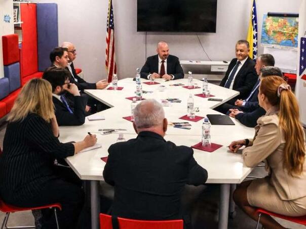 Ginkel se sastao s generalnim direktorima kompanija Violeta, FEAL, TT Kabeli i Aluminij