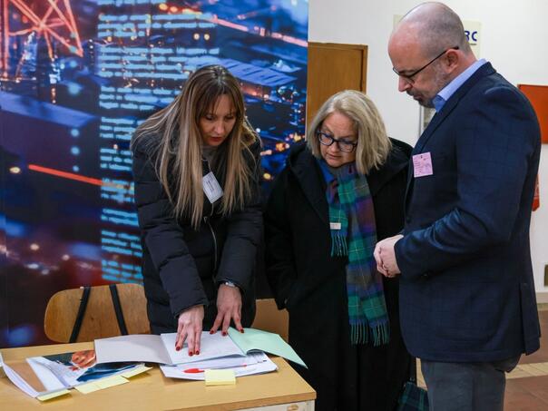 Ginkel stigao u Istočno Sarajevo: Posjetio biračka mjesta u RS-u