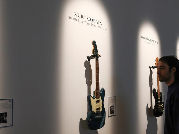 Gitara Kurta Cobaina ide na aukciju narednog mjeseca