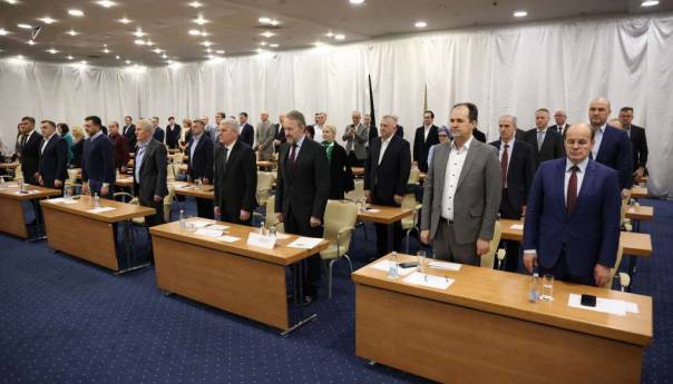 Glavni odbor SDA donio 14 zaključaka