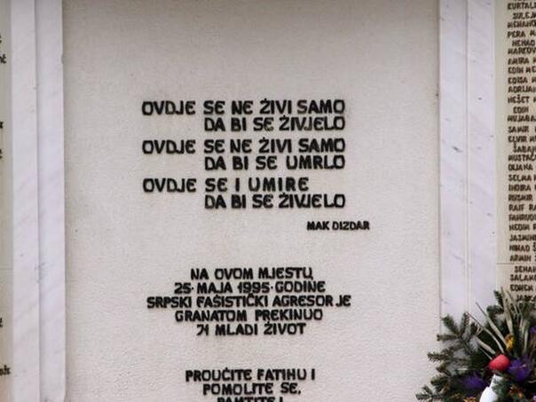 Godišnjica masakra na Tuzlanskoj kapiji: Dan kada je ubijena mladost