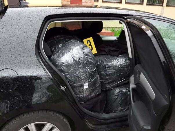 GP BiH na području Bijeljine zaplijenio veću količinu tekstilne robe