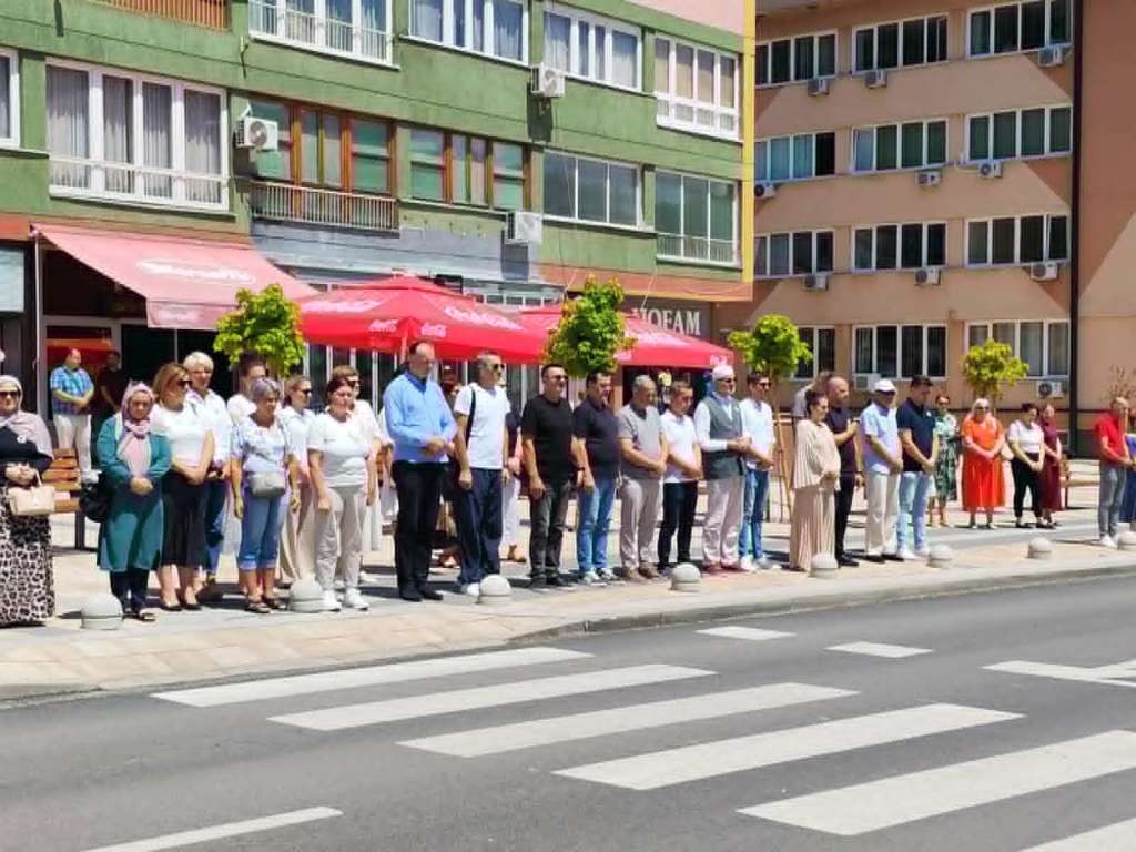 Građani Goražda "stali za čovječanstvo" i odali počast žrtvama genocida