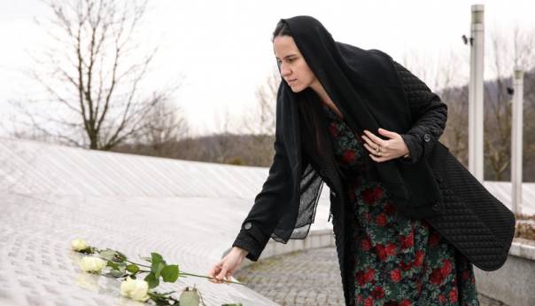 Gradonačelnica Sarajeva odala počast žrtvama genocida u Srebrenici