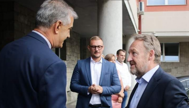 Gradonačelnik Bihaća Fazlić podržao Izetbegovića za člana Predsjedništva
