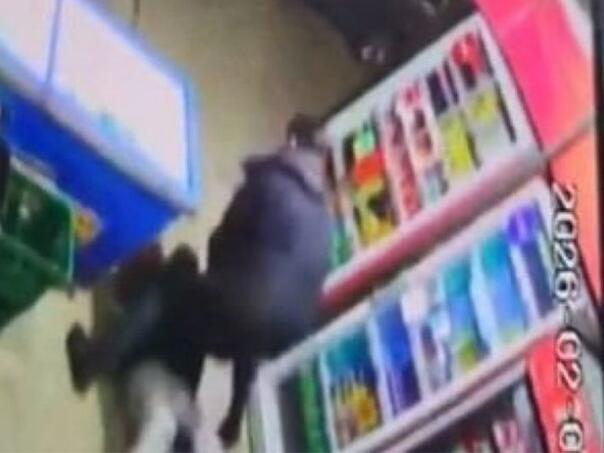 Gradonačelnik Niša ispao heroj: Zaskočio lopova s nožem u rukama