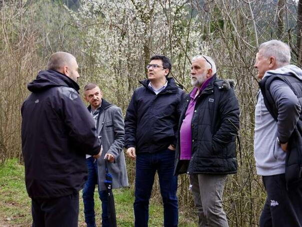 Gradonačelnik Sarajeva obišao klizište na lokalitetu Curine njive: Alarmantna situacija
