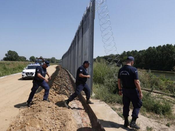 Grčki policajac upucan na granici s Turskom: Ranili ga krijumčari migranata?