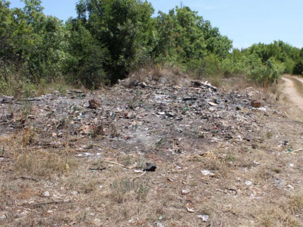 Grupa građana traži hitno uklanjanje divljih deponija u Goricama i na Badnju