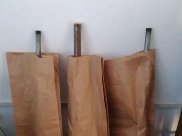 Zvornik: Grupa navijača palicama iz zasjede napala automobil