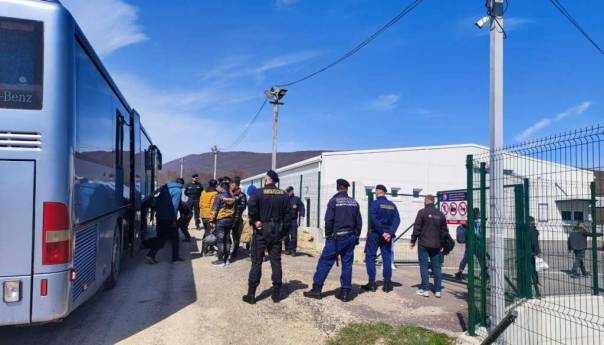 Grupa od 80 migranata vraćena iz Hrvatske u centar Lipa