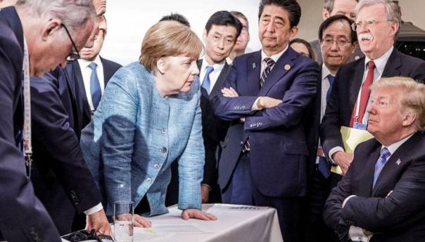 Guardian o Merkel: Oproštaj od bedema stabilnosti