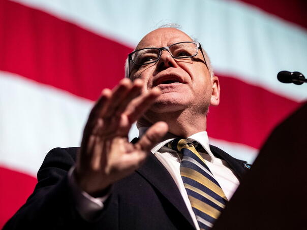 Guverner Minnesote osudio "strašnu pucnjavu" federalnih agenata