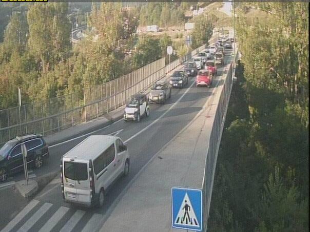 Gužve na granicama i putevima, magla i brojna ograničenja širom BiH